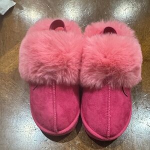 Tahari Cozy Pink Girls Fur Slippers